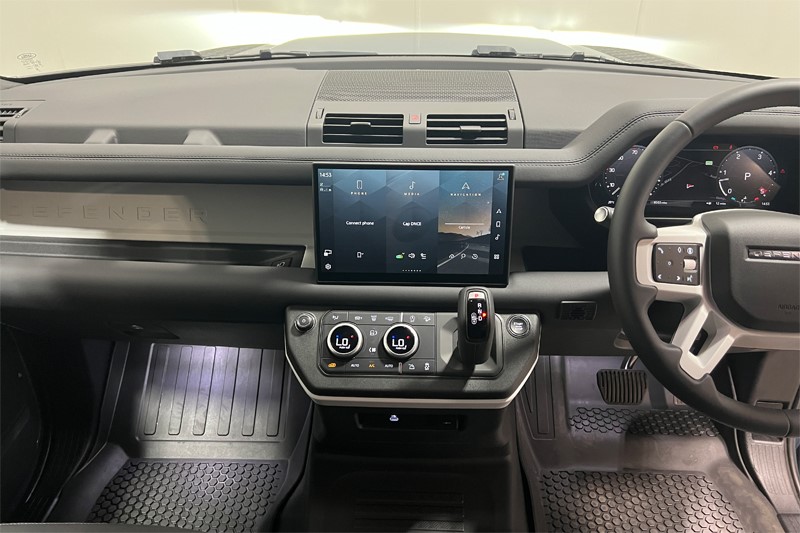 2024 (74) LAND ROVER COMMERCIAL DEFENDER 3.0 D250 Hard Top S Auto [3 Seat] 5744838
