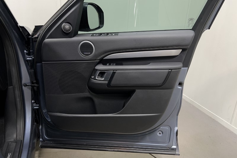 2023 (23) LAND ROVER DISCOVERY 3.0 D300 R-Dynamic HSE 5dr Auto 5769866