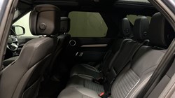 2023 (23) LAND ROVER DISCOVERY 3.0 D300 R-Dynamic HSE 5dr Auto 5769857