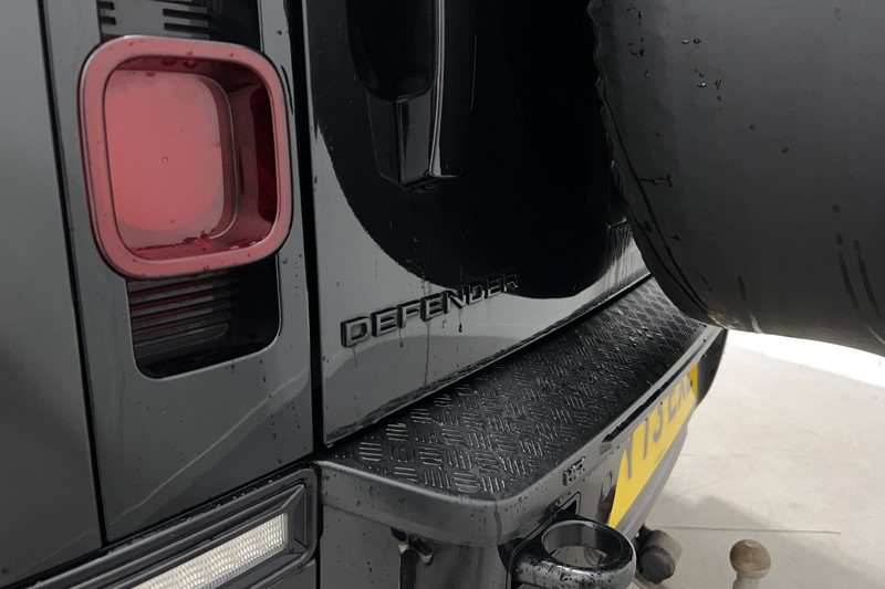 2023 (73) LAND ROVER COMMERCIAL DEFENDER 3.0 D300 Hard Top X-Dynamic HSE Auto 5771247