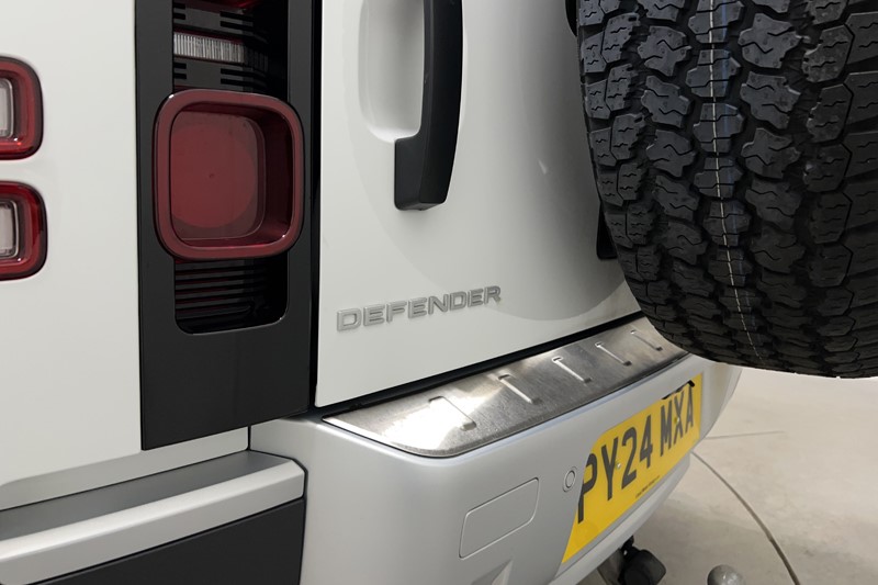 2024 (24) LAND ROVER COMMERCIAL DEFENDER 3.0 D250 Hard Top Auto [3 Seat] 5774335
