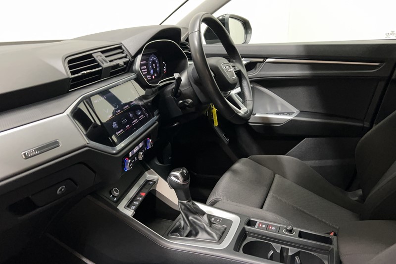 2021 (21) AUDI Q3 35 TFSI Sport 5dr S Tronic 5773278