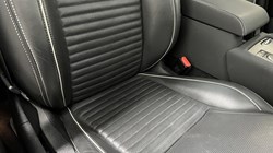 2022 (22) LAND ROVER DISCOVERY 3.0 D300 R-Dynamic HSE 5dr Auto 5778217