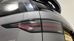 2022 (22) LAND ROVER DISCOVERY 3.0 D300 R-Dynamic HSE 5dr Auto 5778219
