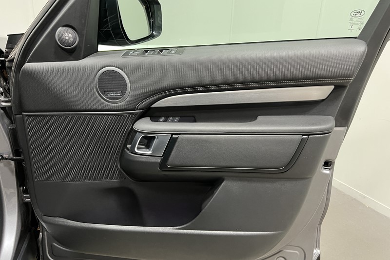 2022 (22) LAND ROVER DISCOVERY 3.0 D300 R-Dynamic HSE 5dr Auto 5778224