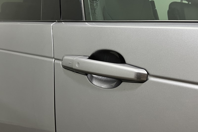 2022 (22) LAND ROVER DISCOVERY 3.0 D300 R-Dynamic HSE 5dr Auto 5778204
