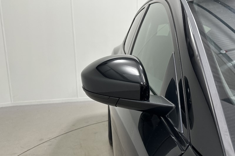 2023 (23) JAGUAR E-PACE 2.0 D200 R-Dynamic Black 5dr Auto 5790867