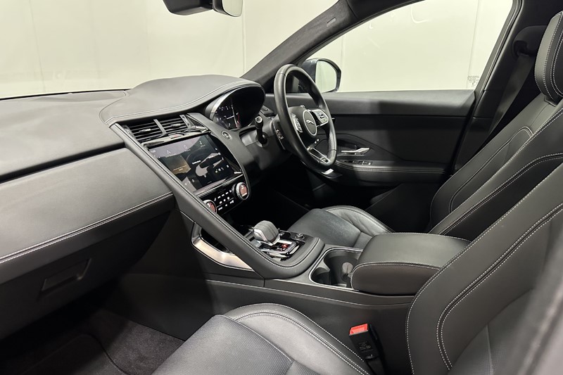 2023 (23) JAGUAR E-PACE 2.0 D200 R-Dynamic Black 5dr Auto 5790853