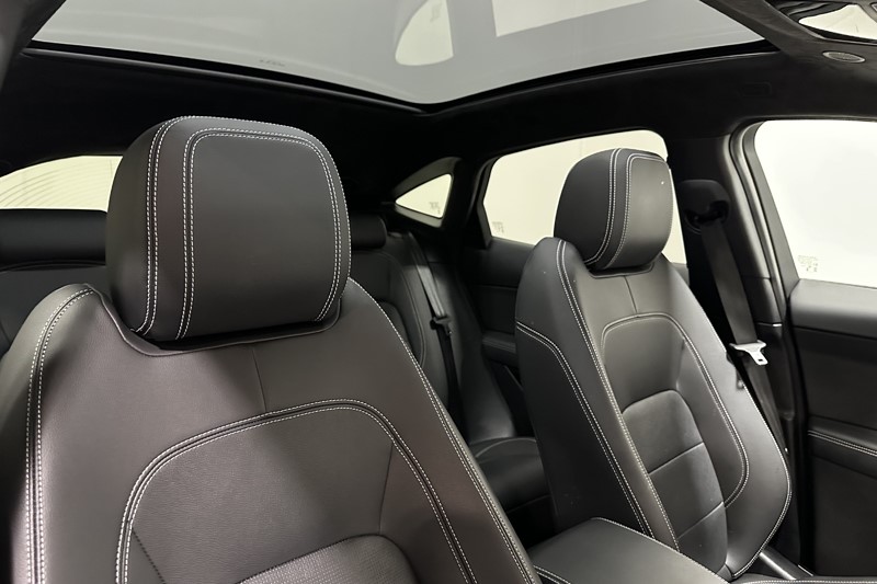 2023 (23) JAGUAR E-PACE 2.0 D200 R-Dynamic Black 5dr Auto 5790836