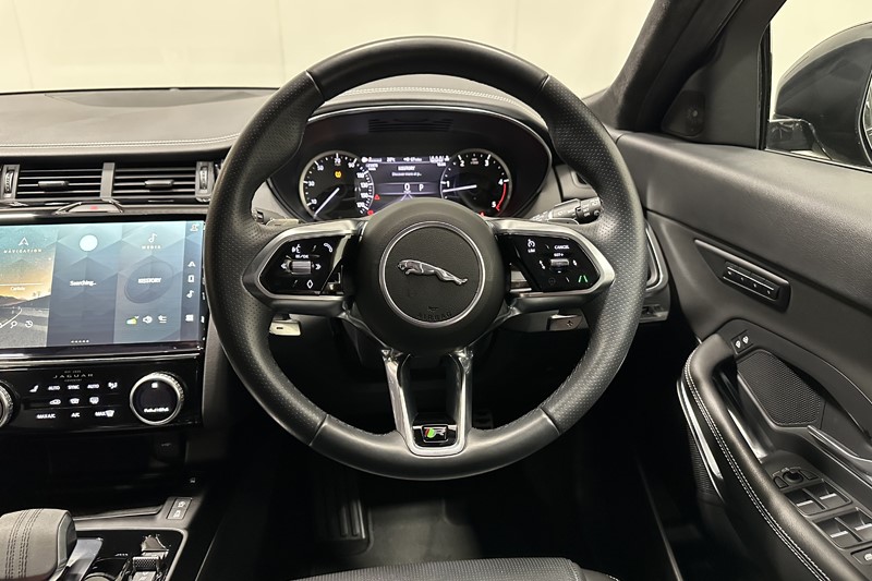 2023 (23) JAGUAR E-PACE 2.0 D200 R-Dynamic Black 5dr Auto 5790828