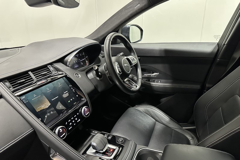 2023 (23) JAGUAR E-PACE 2.0 D200 R-Dynamic Black 5dr Auto 5790854