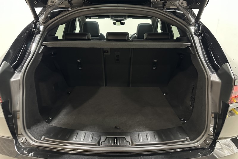 2023 (23) JAGUAR E-PACE 2.0 D200 R-Dynamic Black 5dr Auto 5790860