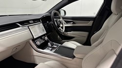 2024 (24) JAGUAR XF 2.0 D200 R-Dynamic SE Black 4dr Auto 5774377
