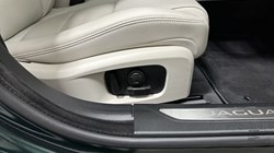 2024 (24) JAGUAR XF 2.0 D200 R-Dynamic SE Black 4dr Auto 5774361