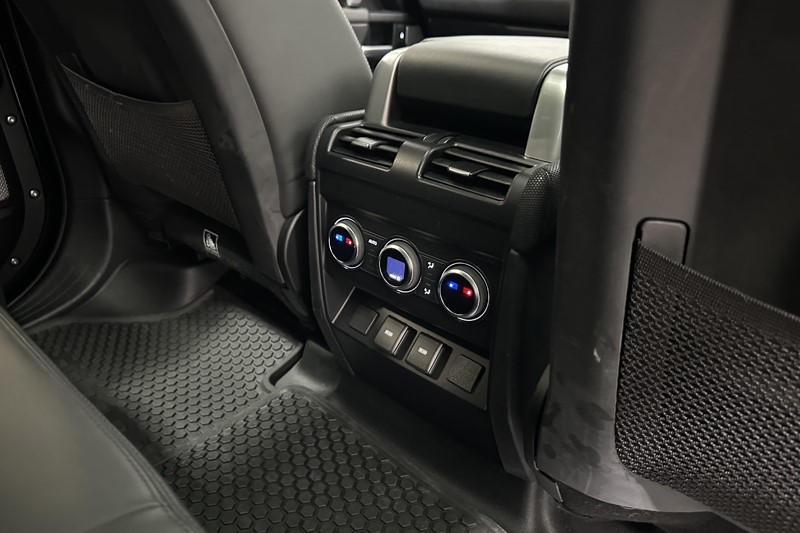 2025 (25) LAND ROVER DEFENDER 3.0 D350 Outbound 130 5dr Auto 5774253