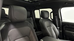 2025 (25) LAND ROVER DEFENDER 3.0 D350 Outbound 130 5dr Auto 5774260