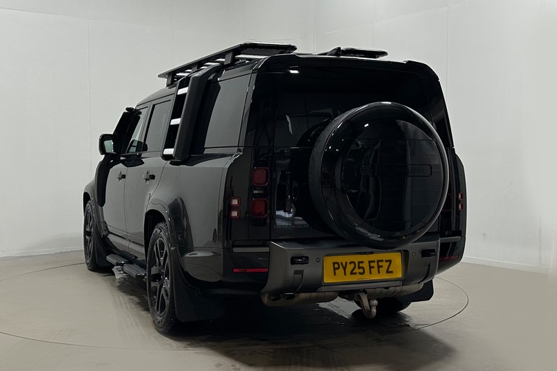 2025 (25) LAND ROVER DEFENDER 3.0 D350 Outbound 130 5dr Auto 5774243