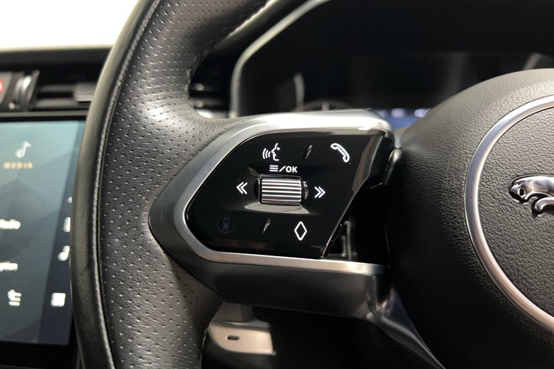 2022 (72) JAGUAR F-PACE 2.0 D200 R-Dynamic S 5dr Auto AWD 5802031