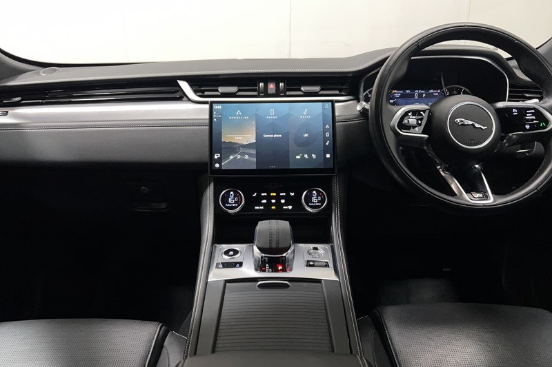 2022 (72) JAGUAR F-PACE 2.0 D200 R-Dynamic S 5dr Auto AWD 5802019