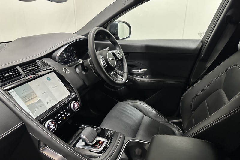 2024 (74) JAGUAR E-PACE 2.0 D200 R-Dynamic SE Black 5dr Auto 5791923