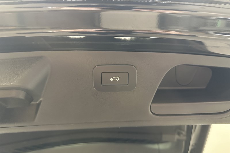 2024 (74) JAGUAR E-PACE 2.0 D200 R-Dynamic SE Black 5dr Auto 5791930