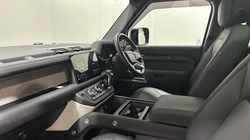 2023 (23) LAND ROVER DEFENDER 3.0 D300 X-Dynamic HSE 110 5dr Auto 5816459