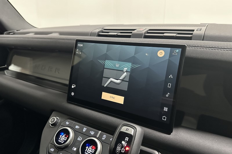 2023 (23) LAND ROVER DEFENDER 3.0 D300 X-Dynamic HSE 110 5dr Auto 5816458