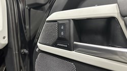 2023 (23) LAND ROVER DEFENDER 3.0 D300 X-Dynamic HSE 110 5dr Auto 5816435