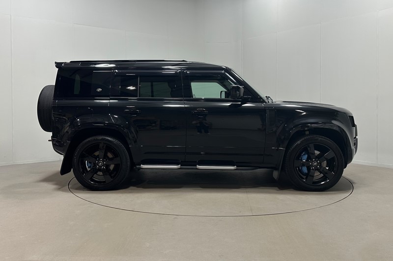 2023 (23) LAND ROVER DEFENDER 3.0 D300 X-Dynamic HSE 110 5dr Auto 5816424