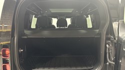 2023 (23) LAND ROVER DEFENDER 3.0 D300 X-Dynamic HSE 110 5dr Auto 5816466