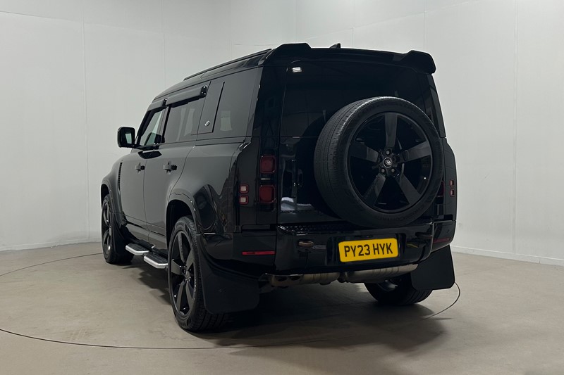 2023 (23) LAND ROVER DEFENDER 3.0 D300 X-Dynamic HSE 110 5dr Auto 5816421