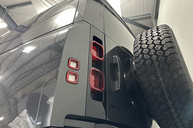 2024 (73) LAND ROVER COMMERCIAL DEFENDER 3.0 D300 Hard Top X-Dynamic HSE Auto [3 Seat] 5774497