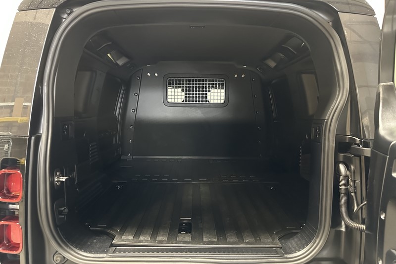 2024 (73) LAND ROVER COMMERCIAL DEFENDER 3.0 D300 Hard Top X-Dynamic HSE Auto [3 Seat] 5774493