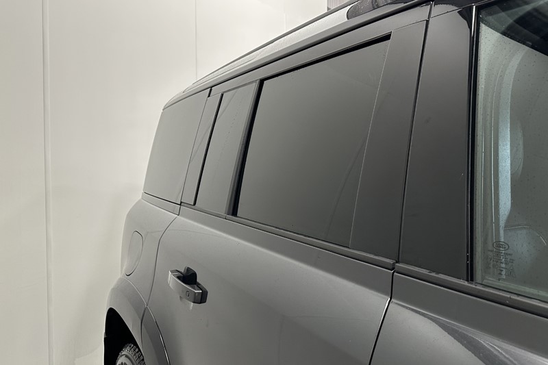2024 (73) LAND ROVER COMMERCIAL DEFENDER 3.0 D300 Hard Top X-Dynamic HSE Auto [3 Seat] 5774499