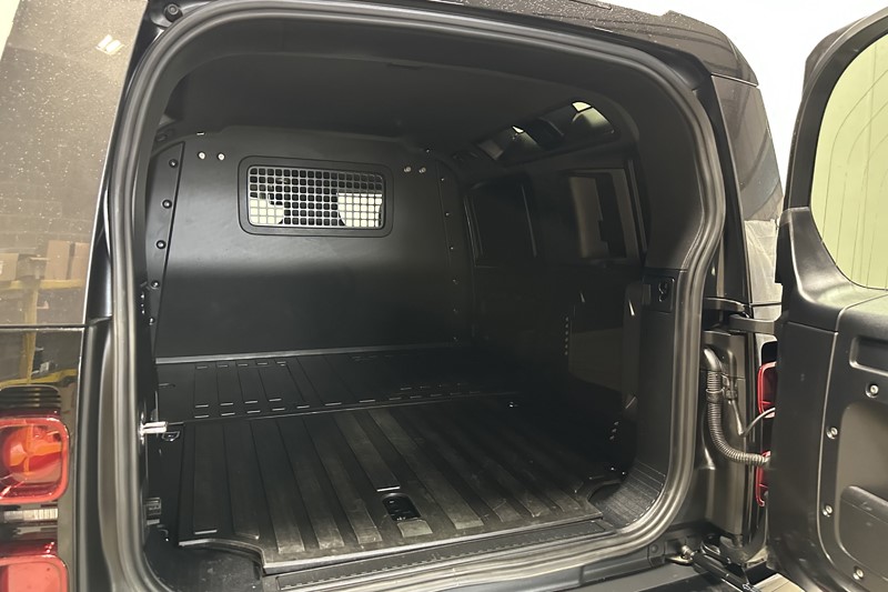2024 (73) LAND ROVER COMMERCIAL DEFENDER 3.0 D300 Hard Top X-Dynamic HSE Auto [3 Seat] 5774494