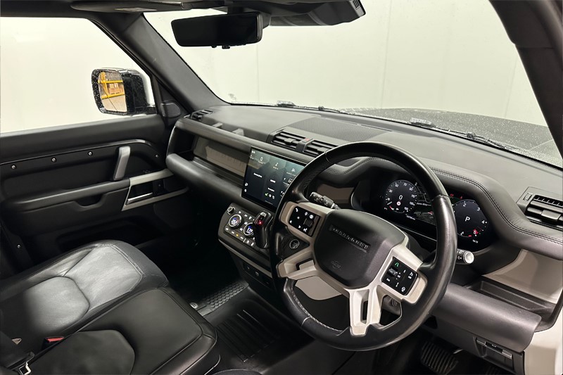 2024 (73) LAND ROVER COMMERCIAL DEFENDER 3.0 D300 Hard Top X-Dynamic HSE Auto [3 Seat] 5774463