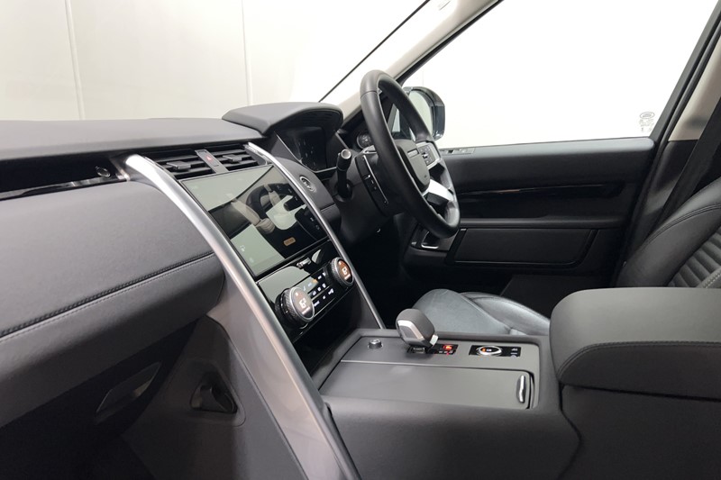 2023 (73) LAND ROVER DISCOVERY 3.0 D300 S 5dr Auto 5822287
