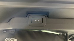 2023 (73) LAND ROVER DISCOVERY 3.0 D300 S 5dr Auto 5822299