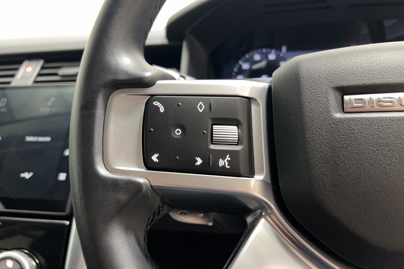 2023 (73) LAND ROVER DISCOVERY 3.0 D300 S 5dr Auto 5822274