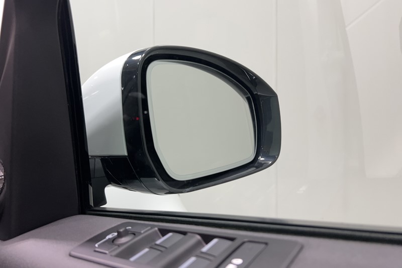 2023 (73) LAND ROVER DISCOVERY 3.0 D300 S 5dr Auto 5822268