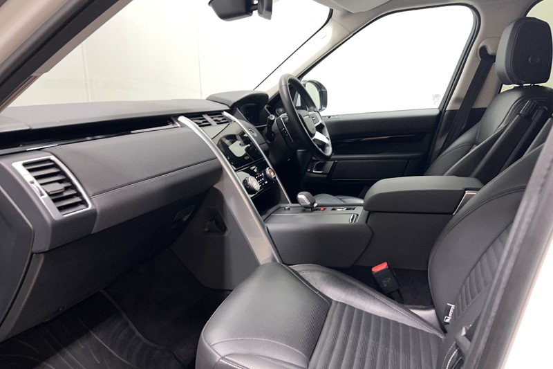 2023 (73) LAND ROVER DISCOVERY 3.0 D300 S 5dr Auto 5822286