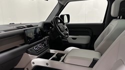 2025 (25) LAND ROVER DEFENDER 3.0 D250 X-Dynamic HSE 90 3dr Auto 5790805