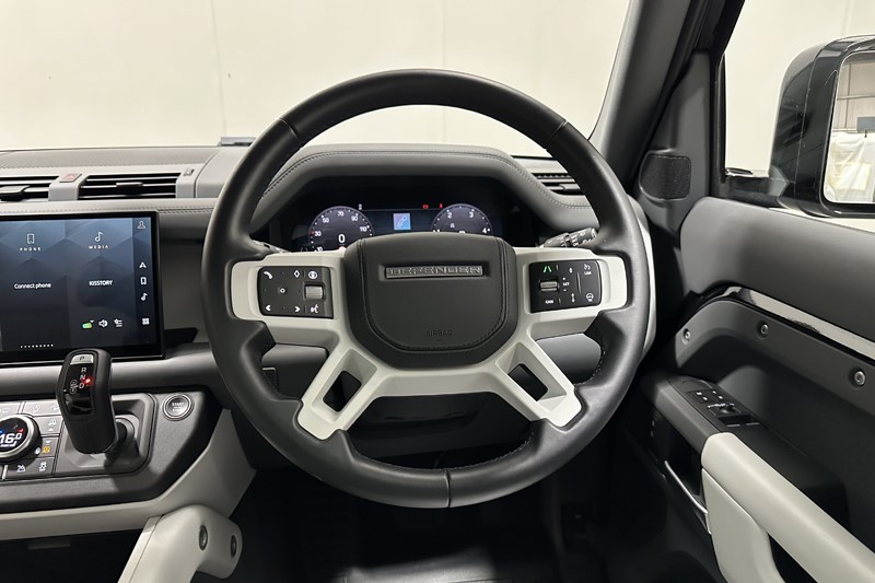 2025 (25) LAND ROVER DEFENDER 3.0 D250 X-Dynamic HSE 90 3dr Auto 5790777