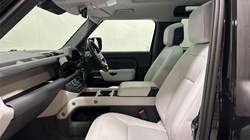 2025 (25) LAND ROVER DEFENDER 3.0 D250 X-Dynamic HSE 90 3dr Auto 5790769