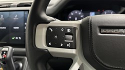 2025 (25) LAND ROVER DEFENDER 3.0 D250 X-Dynamic HSE 90 3dr Auto 5790790