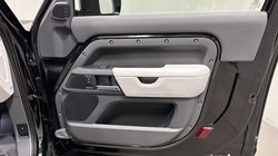 2025 (25) LAND ROVER DEFENDER 3.0 D250 X-Dynamic HSE 90 3dr Auto 5790779