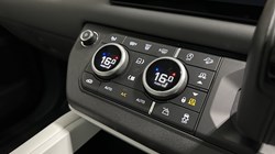 2025 (25) LAND ROVER DEFENDER 3.0 D250 X-Dynamic HSE 90 3dr Auto 5790793