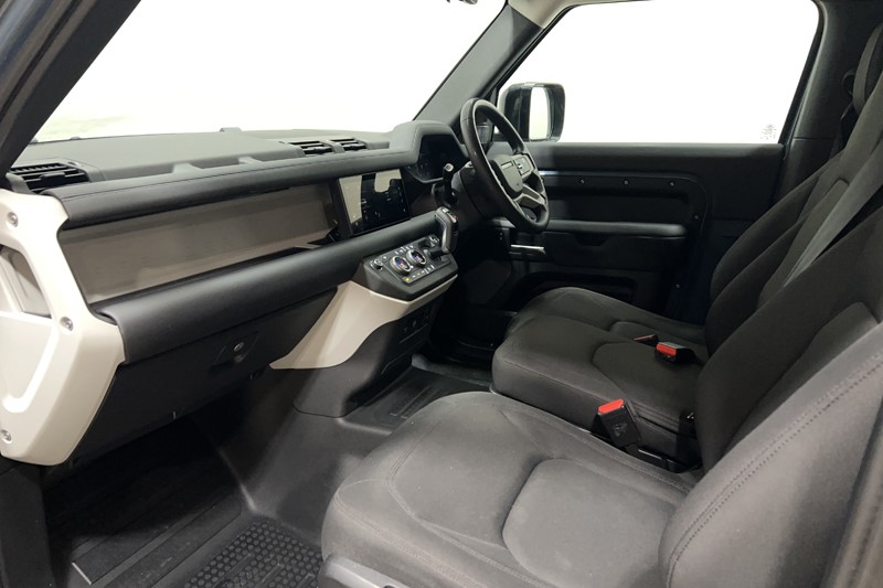 2023 (73) LAND ROVER COMMERCIAL DEFENDER 3.0 D250 Hard Top Auto [3 Seat] 5797642