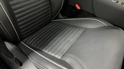 2023 (73) LAND ROVER DISCOVERY 3.0 D300 Dynamic HSE 5dr Auto 5822859
