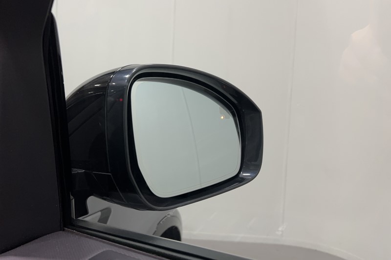 2023 (73) LAND ROVER DISCOVERY 3.0 D300 Dynamic HSE 5dr Auto 5822857